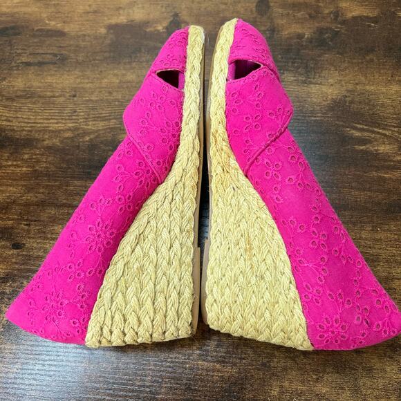 CHAPS Dakota Wedge Sandals 8 Pink Espadrille Peep Toe Eyelet Embroidered Chic - Picture 6 of 10